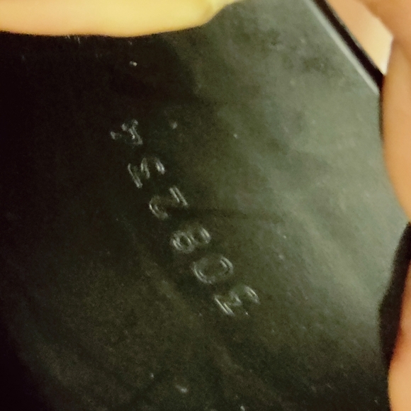 Gucci Men's Classic Slides – Size 9 – Authentic Luxury Comfort - Picture 13 of 15